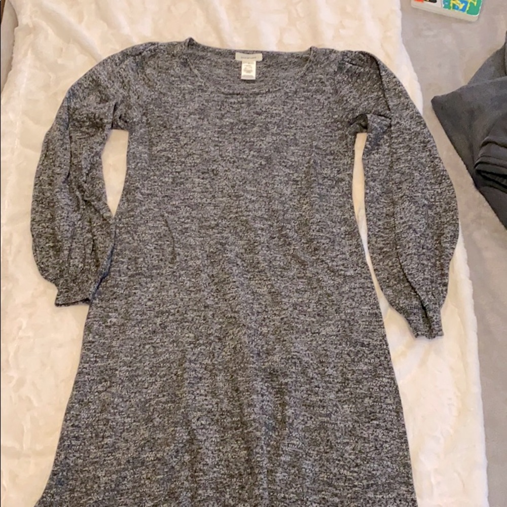 Balloon sleeve sweater dress